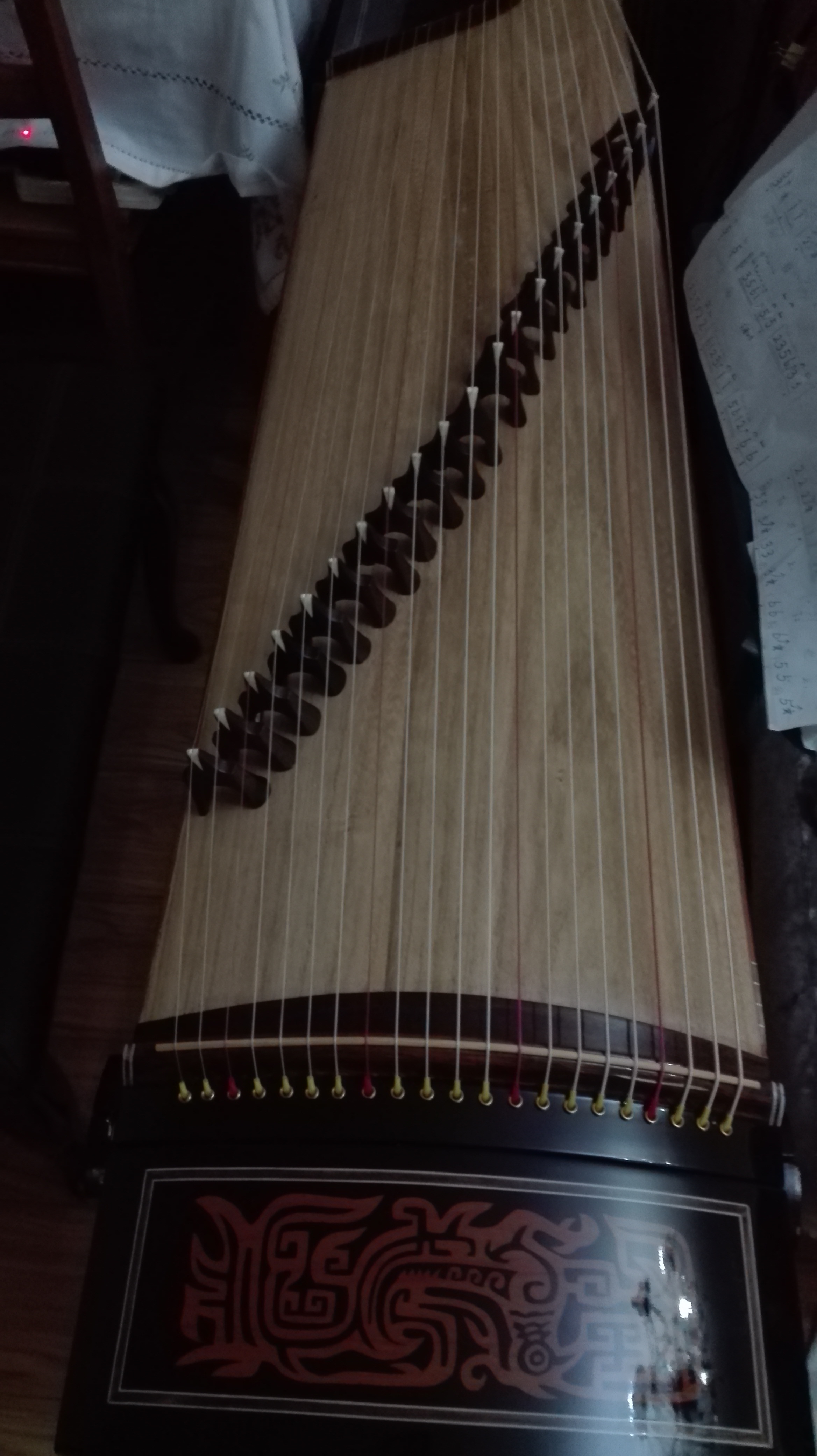 朱雀古筝音质很好，外观漂亮。卖家服务态度很好。好评