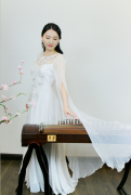 什么牌子的古筝好(买什么价位品牌古筝)